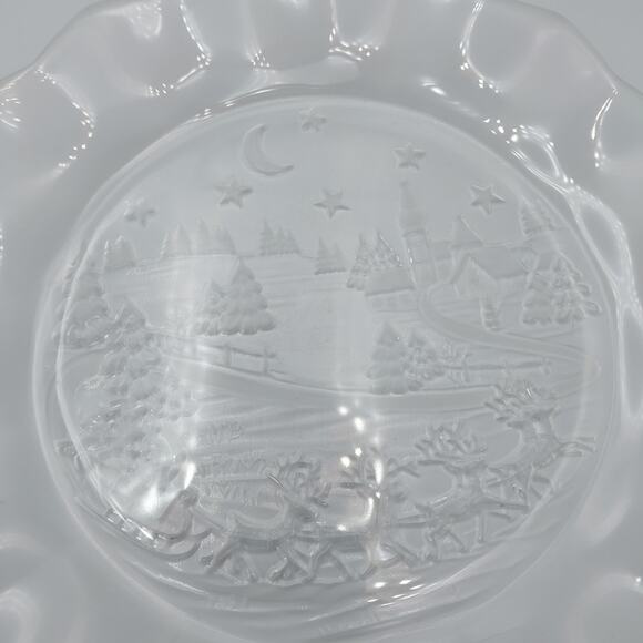 Mikasa Frosted Glass Plate Christmas Silent Night Santa, Sleigh & Reindeer 9.5" - Picture 2 of 4